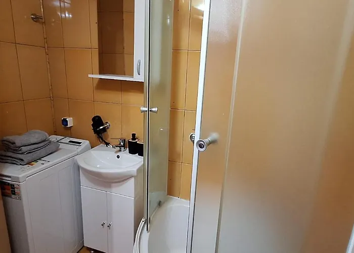 Victoriei One - In The Heart Of The * Bucureşti